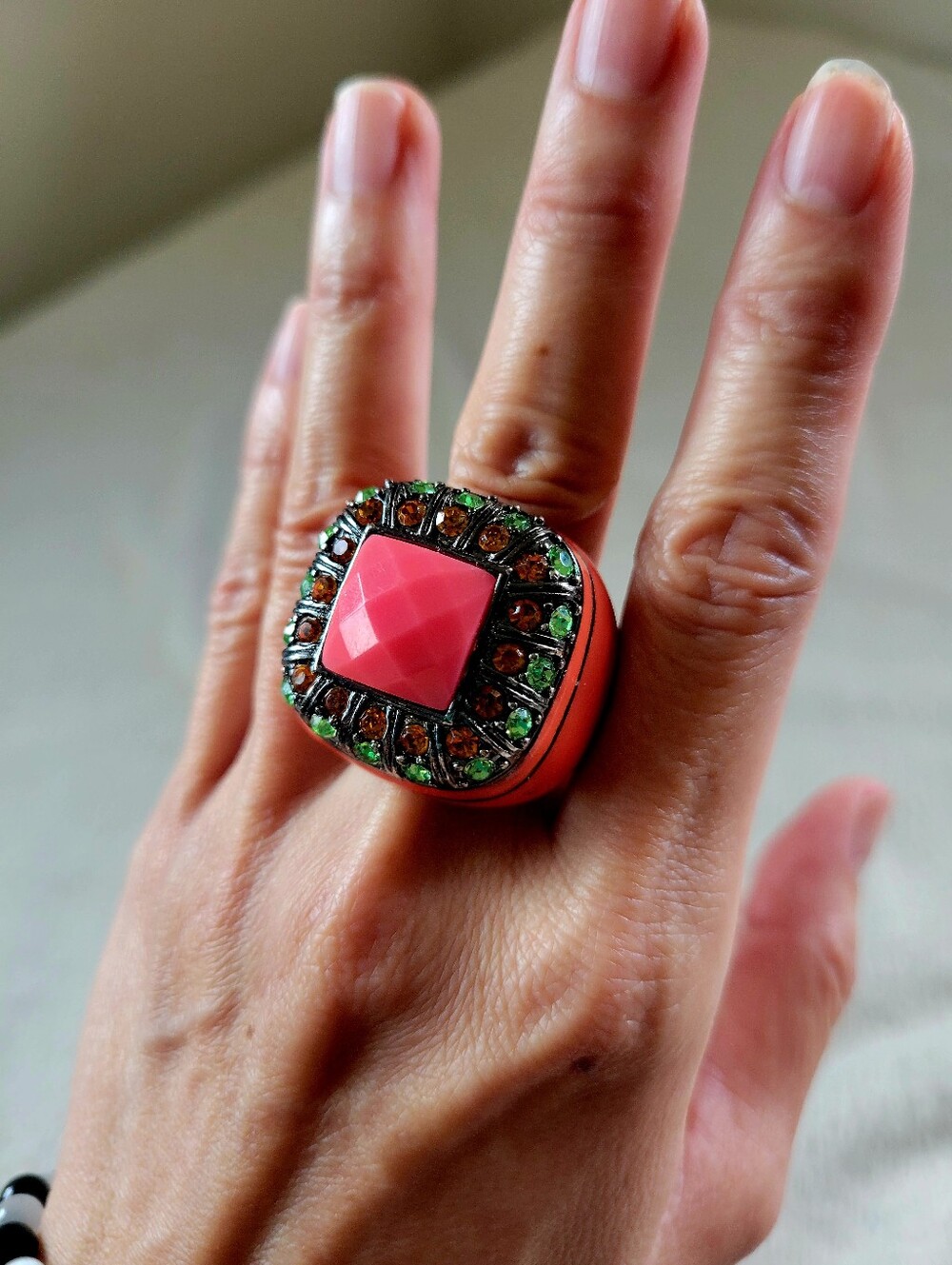GUC Bold Chunky Mod Coral Pink Cocktail Statement Stretch Ring (US 7.5) - Picture 9 of 15